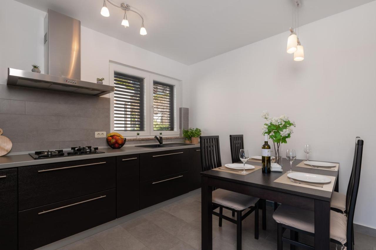 D&A Superior Apartman Rabac Ngoại thất bức ảnh